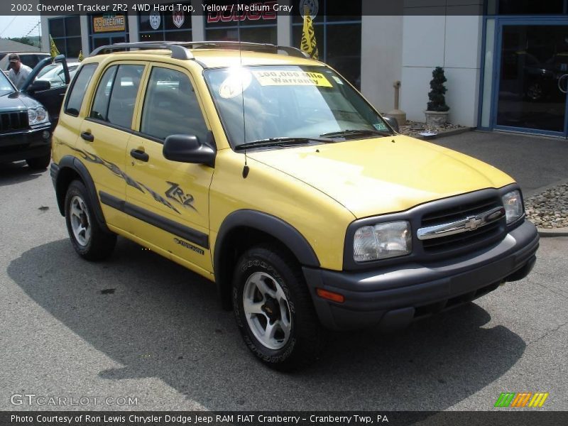 Yellow / Medium Gray 2002 Chevrolet Tracker ZR2 4WD Hard Top