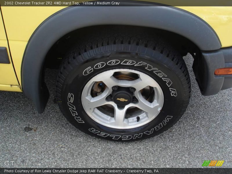 Yellow / Medium Gray 2002 Chevrolet Tracker ZR2 4WD Hard Top