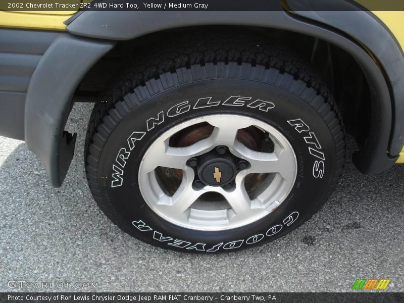 Yellow / Medium Gray 2002 Chevrolet Tracker ZR2 4WD Hard Top