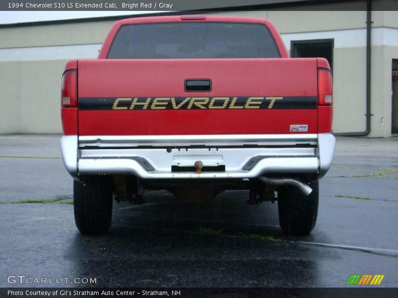 Bright Red / Gray 1994 Chevrolet S10 LS Extended Cab
