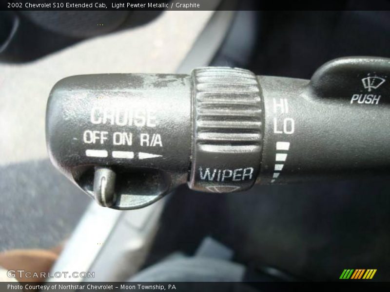 Light Pewter Metallic / Graphite 2002 Chevrolet S10 Extended Cab