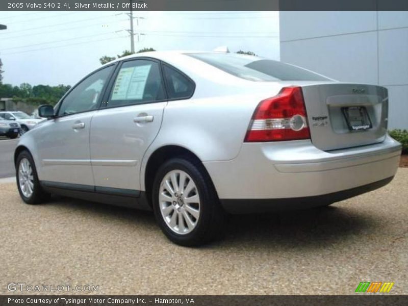 Silver Metallic / Off Black 2005 Volvo S40 2.4i