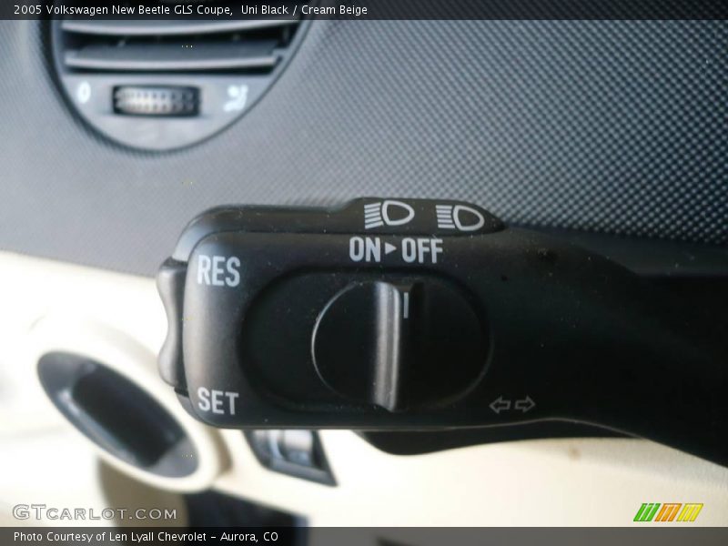 Uni Black / Cream Beige 2005 Volkswagen New Beetle GLS Coupe