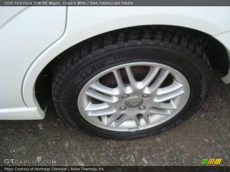 Cloud 9 White / Dark Pebble/Light Pebble 2005 Ford Focus ZXW SES Wagon