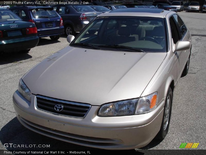 Cashmere Beige Metallic / Oak 2001 Toyota Camry XLE