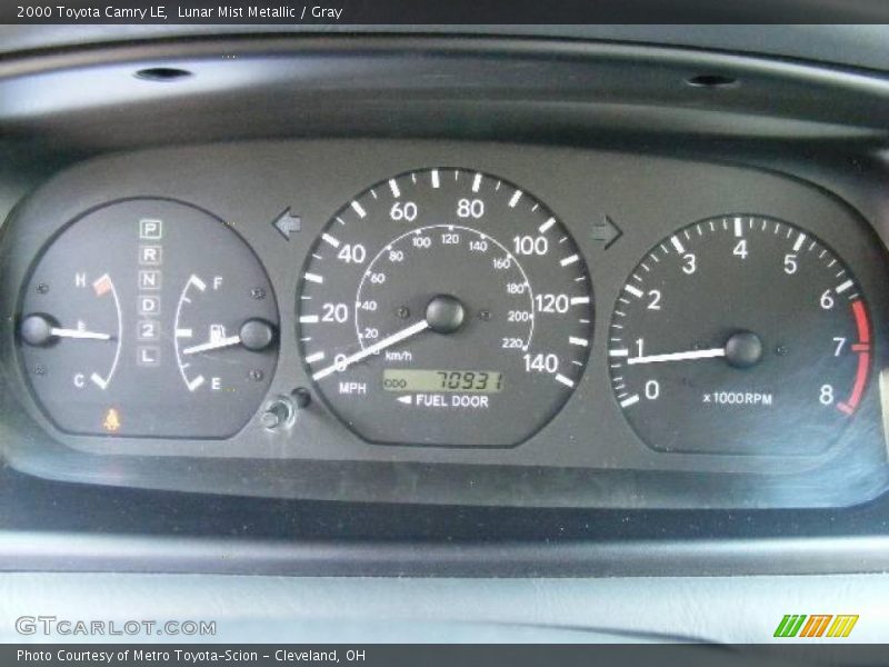 Lunar Mist Metallic / Gray 2000 Toyota Camry LE