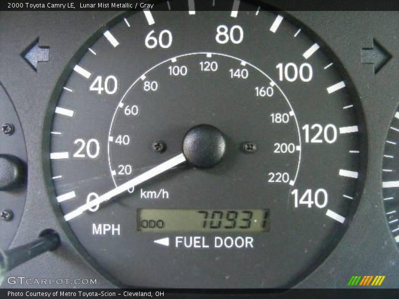 Lunar Mist Metallic / Gray 2000 Toyota Camry LE
