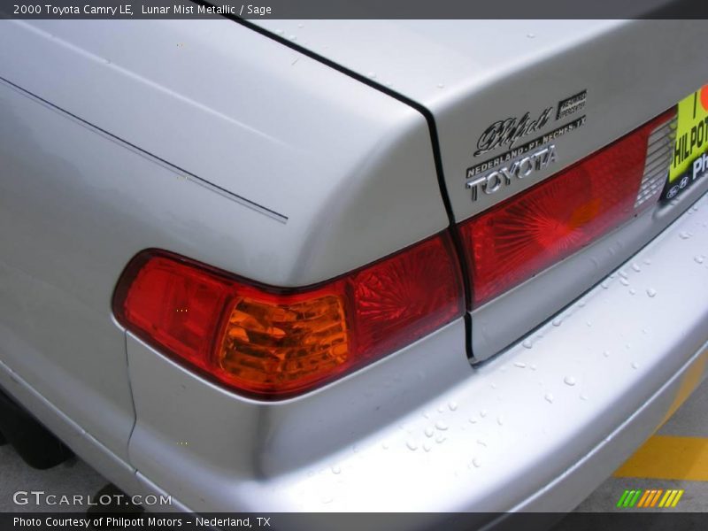 Lunar Mist Metallic / Sage 2000 Toyota Camry LE