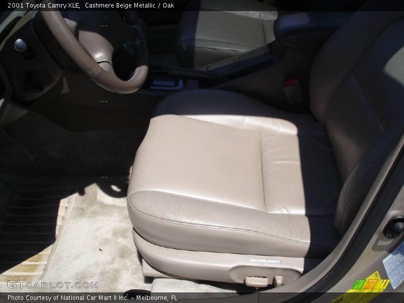 Cashmere Beige Metallic / Oak 2001 Toyota Camry XLE