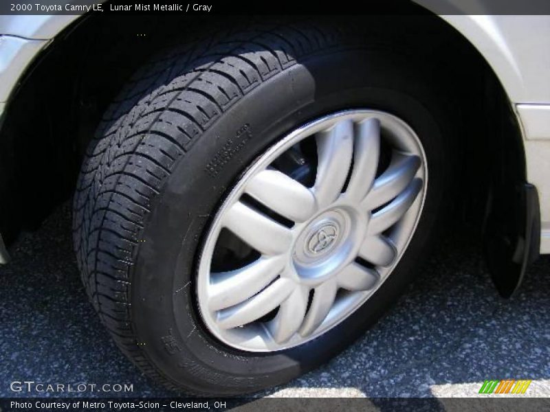 Lunar Mist Metallic / Gray 2000 Toyota Camry LE