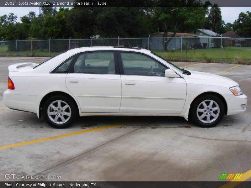 Diamond White Pearl / Taupe 2002 Toyota Avalon XLS