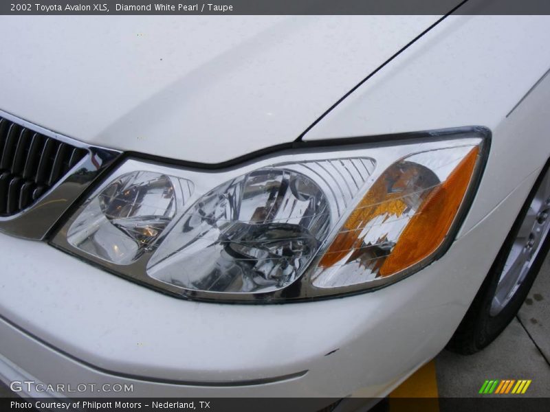 Diamond White Pearl / Taupe 2002 Toyota Avalon XLS
