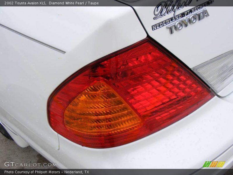 Diamond White Pearl / Taupe 2002 Toyota Avalon XLS