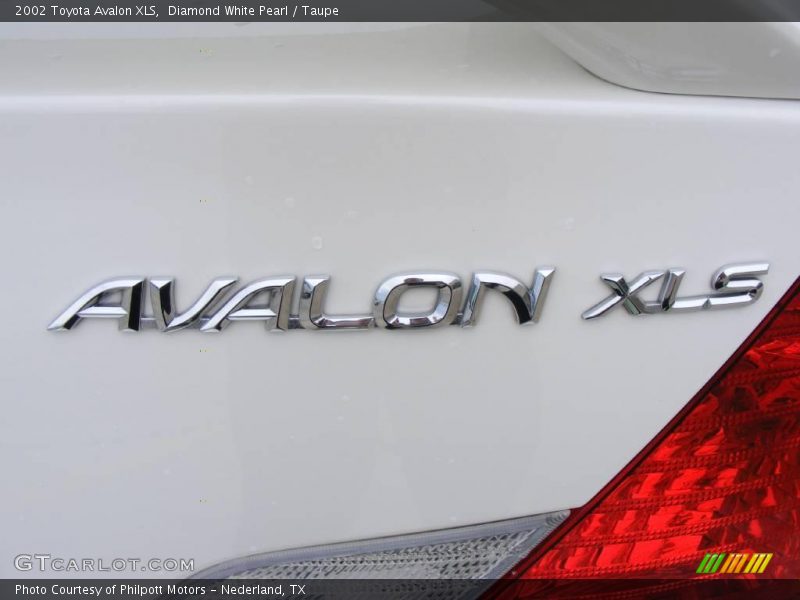Diamond White Pearl / Taupe 2002 Toyota Avalon XLS