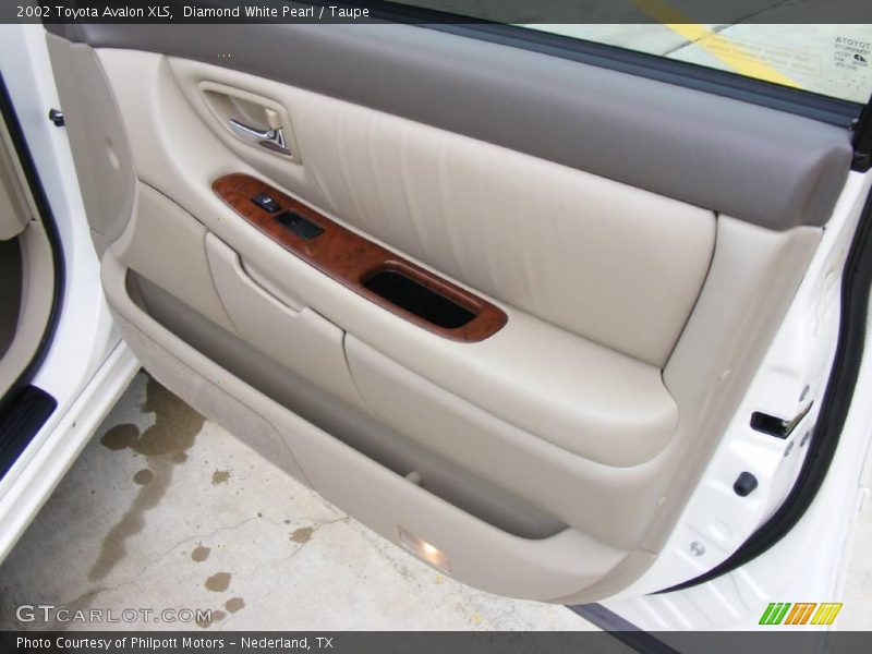 Diamond White Pearl / Taupe 2002 Toyota Avalon XLS