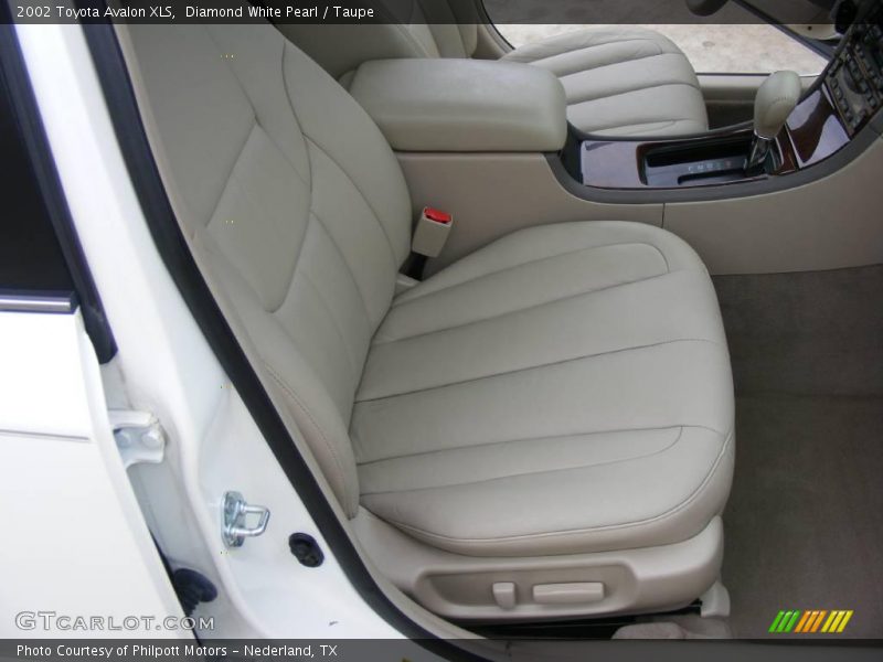 Diamond White Pearl / Taupe 2002 Toyota Avalon XLS
