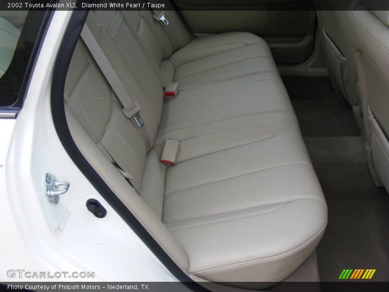 Diamond White Pearl / Taupe 2002 Toyota Avalon XLS