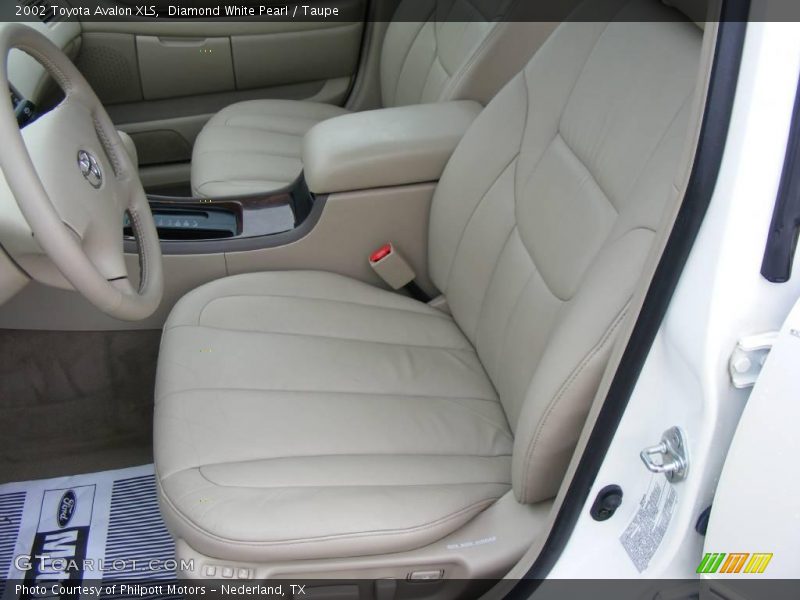 Diamond White Pearl / Taupe 2002 Toyota Avalon XLS