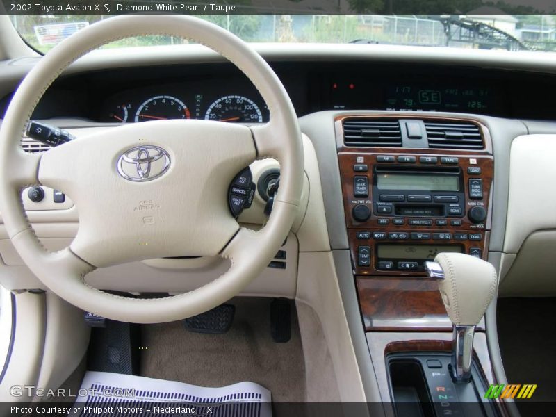 Diamond White Pearl / Taupe 2002 Toyota Avalon XLS