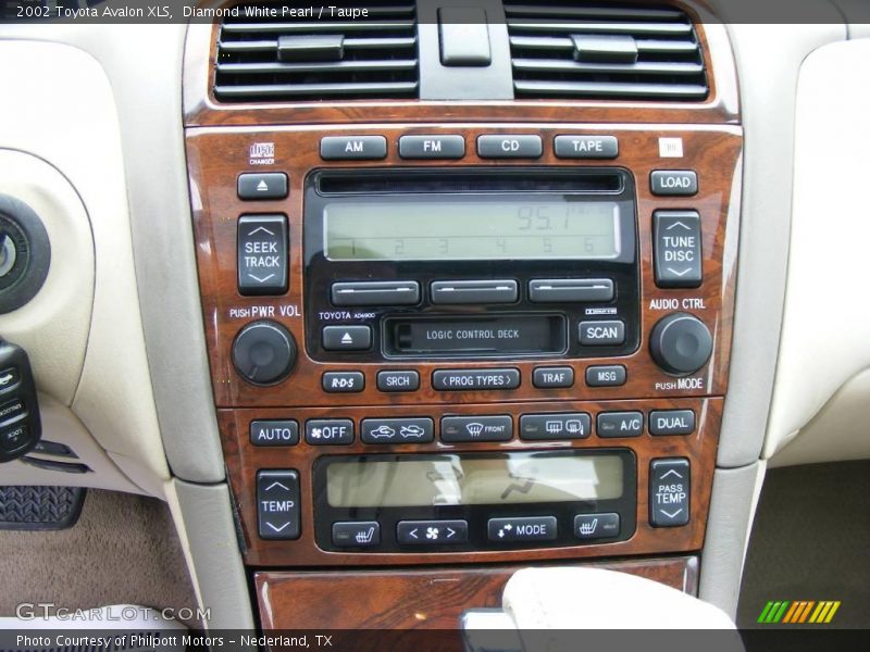 Diamond White Pearl / Taupe 2002 Toyota Avalon XLS