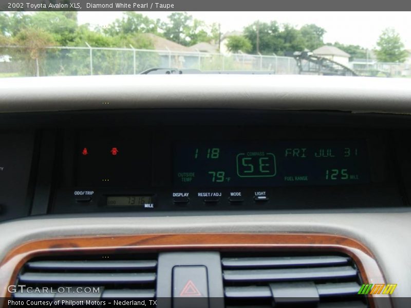 Diamond White Pearl / Taupe 2002 Toyota Avalon XLS