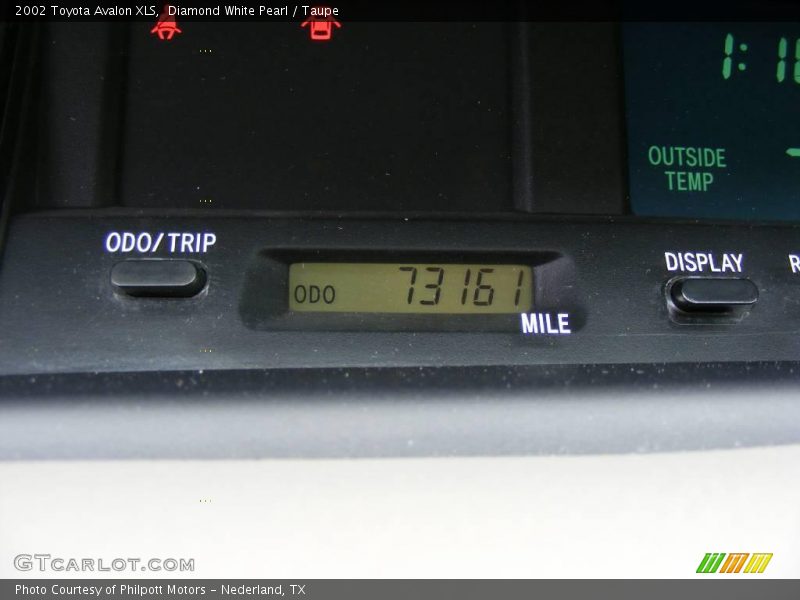 Diamond White Pearl / Taupe 2002 Toyota Avalon XLS