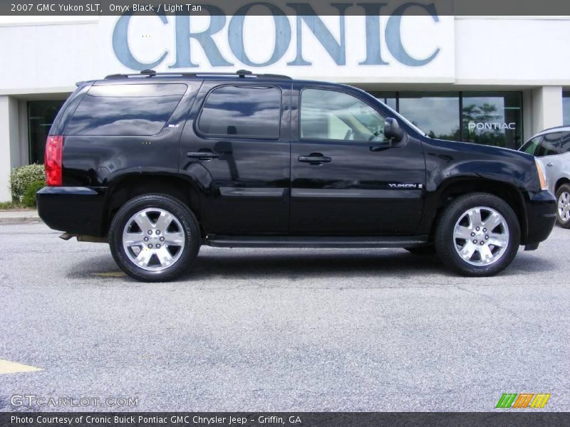 Onyx Black / Light Tan 2007 GMC Yukon SLT