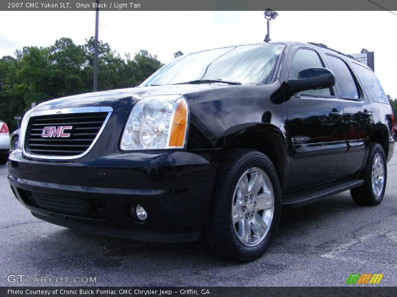 Onyx Black / Light Tan 2007 GMC Yukon SLT