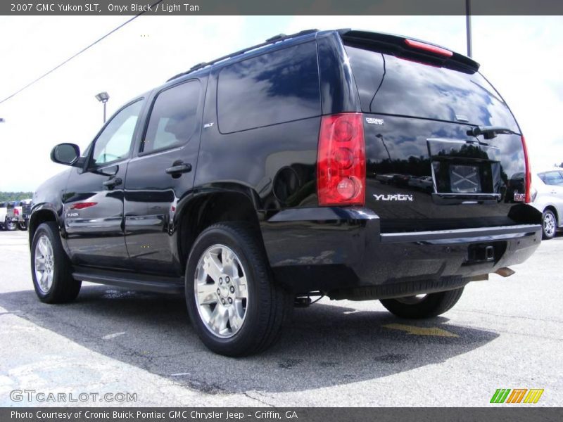 Onyx Black / Light Tan 2007 GMC Yukon SLT