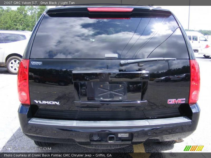 Onyx Black / Light Tan 2007 GMC Yukon SLT