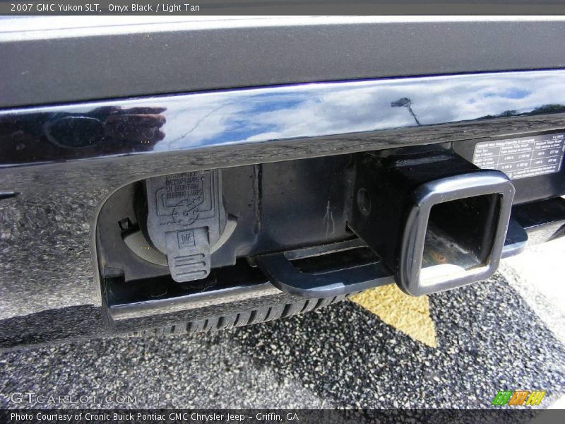 Onyx Black / Light Tan 2007 GMC Yukon SLT