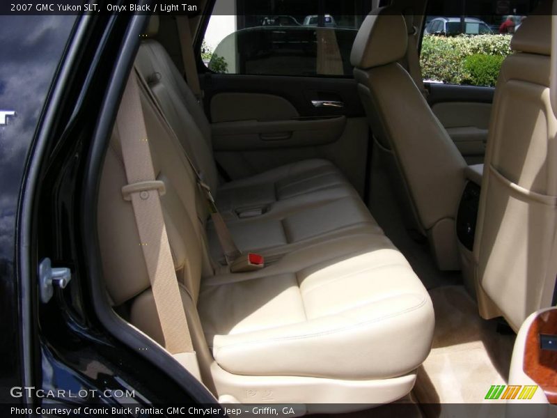 Onyx Black / Light Tan 2007 GMC Yukon SLT
