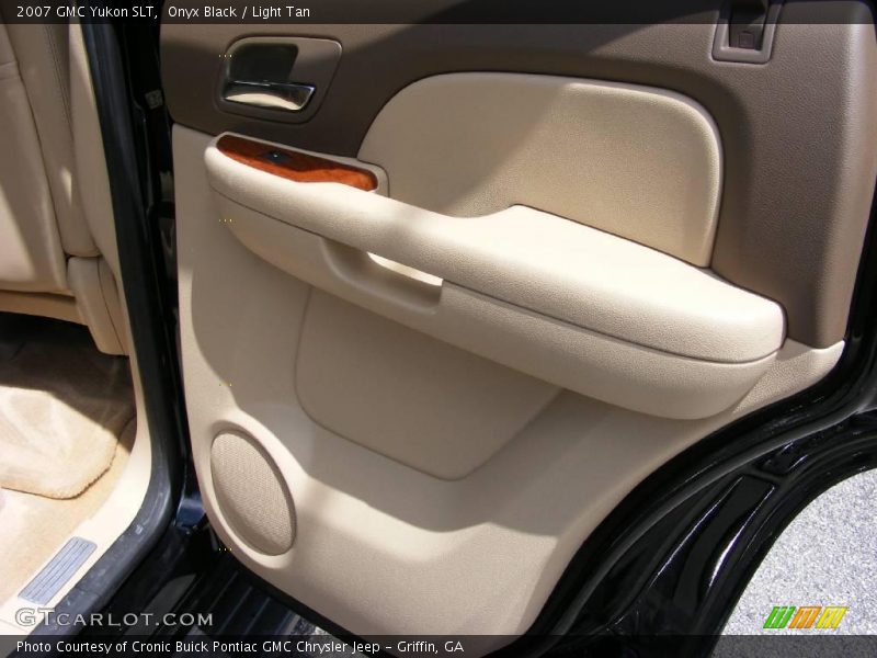 Onyx Black / Light Tan 2007 GMC Yukon SLT
