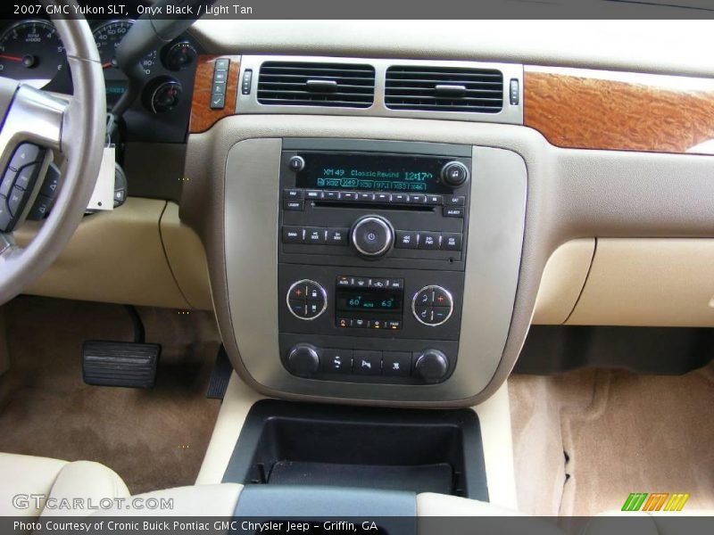 Onyx Black / Light Tan 2007 GMC Yukon SLT