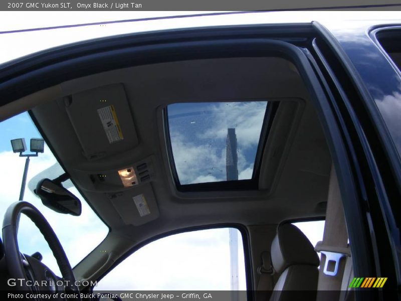 Onyx Black / Light Tan 2007 GMC Yukon SLT
