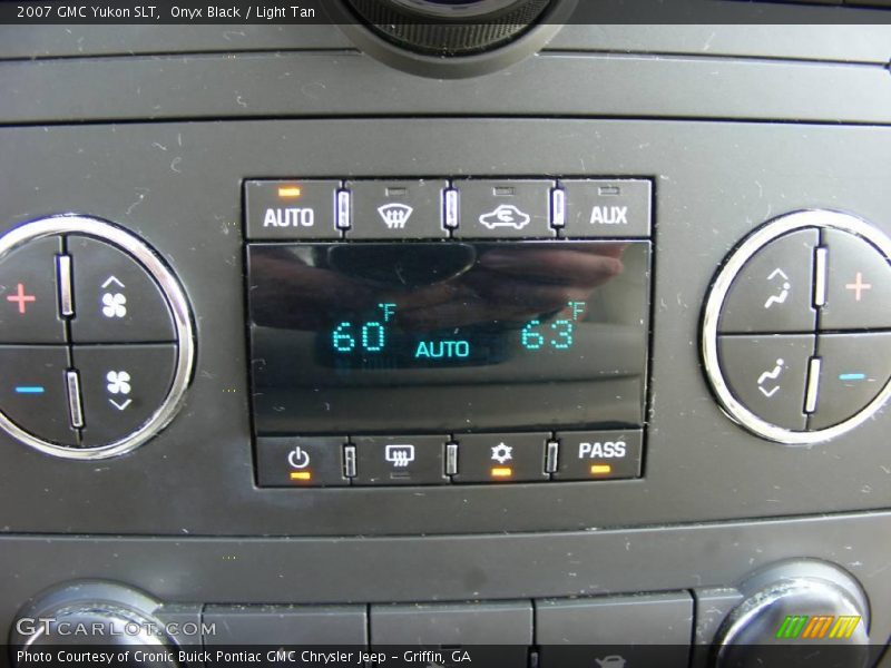 Onyx Black / Light Tan 2007 GMC Yukon SLT