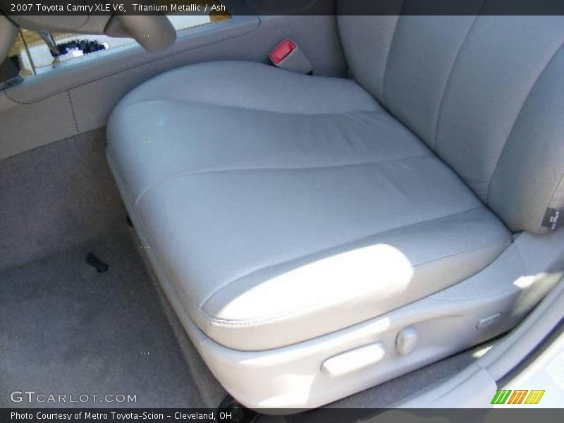 Titanium Metallic / Ash 2007 Toyota Camry XLE V6