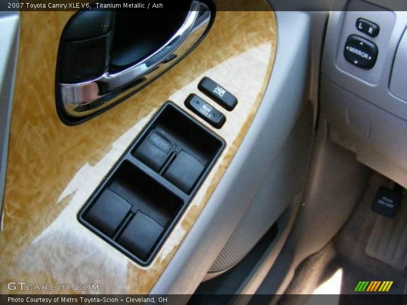 Titanium Metallic / Ash 2007 Toyota Camry XLE V6