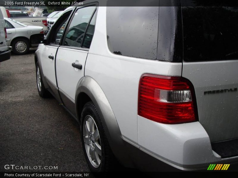 Oxford White / Shale 2005 Ford Freestyle SE