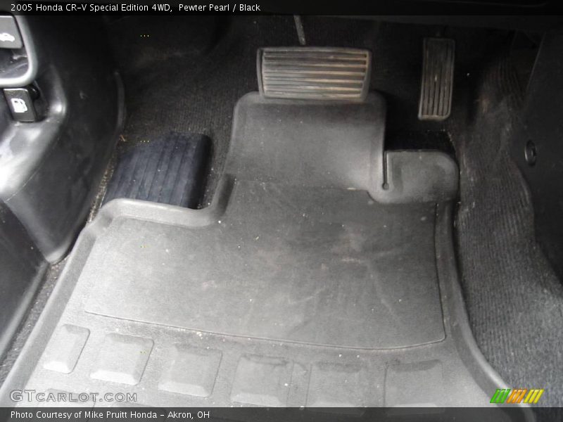 Pewter Pearl / Black 2005 Honda CR-V Special Edition 4WD