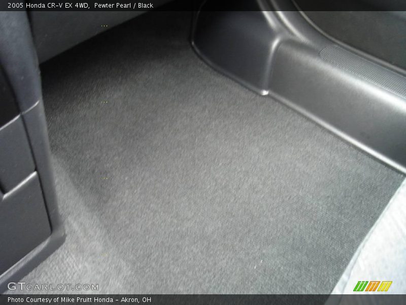 Pewter Pearl / Black 2005 Honda CR-V EX 4WD
