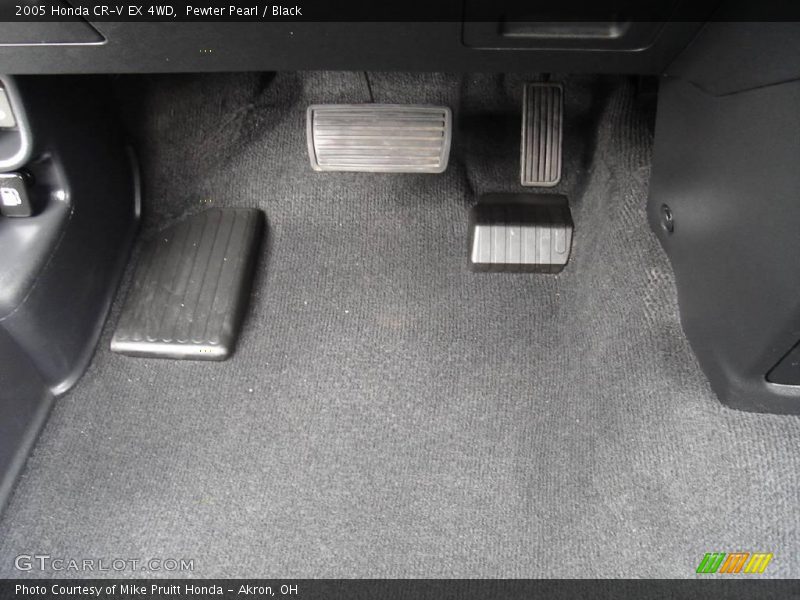 Pewter Pearl / Black 2005 Honda CR-V EX 4WD