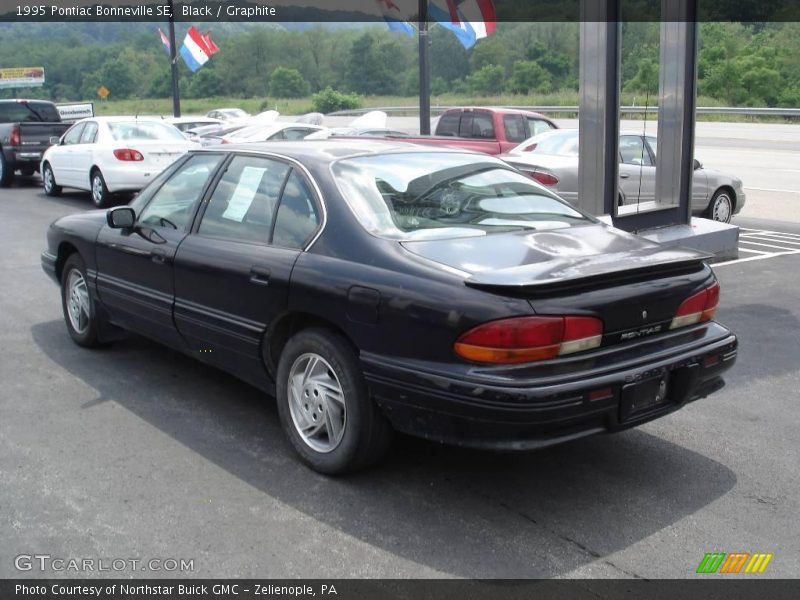Black / Graphite 1995 Pontiac Bonneville SE