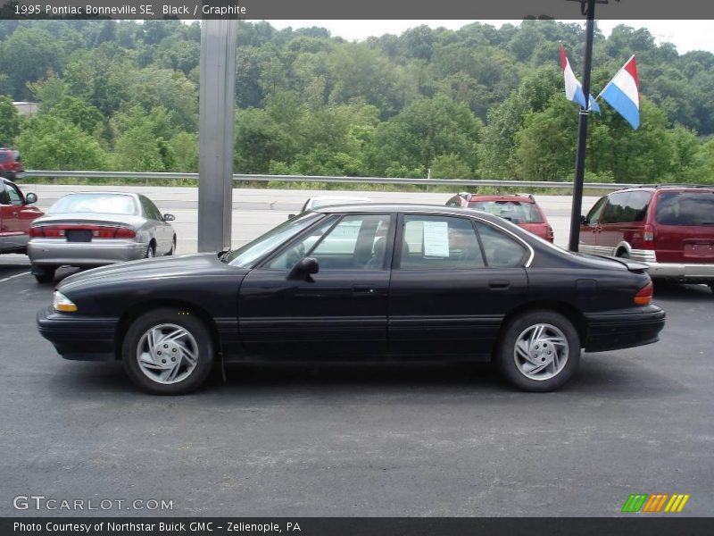 Black / Graphite 1995 Pontiac Bonneville SE