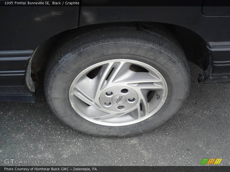 Black / Graphite 1995 Pontiac Bonneville SE