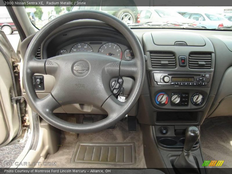 Radium Metallic / Stone 2000 Nissan Sentra XE