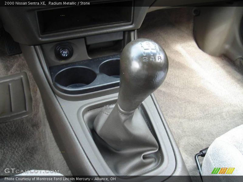 Radium Metallic / Stone 2000 Nissan Sentra XE