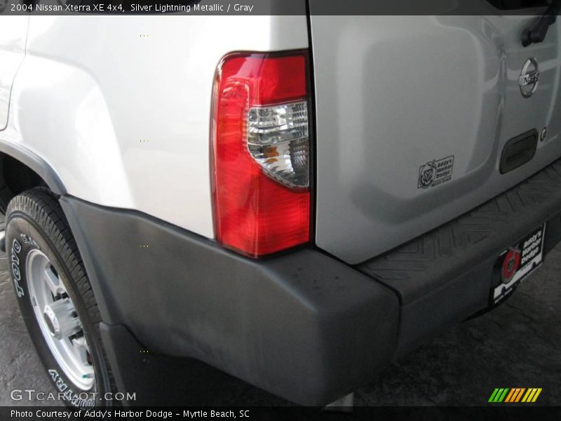 Silver Lightning Metallic / Gray 2004 Nissan Xterra XE 4x4