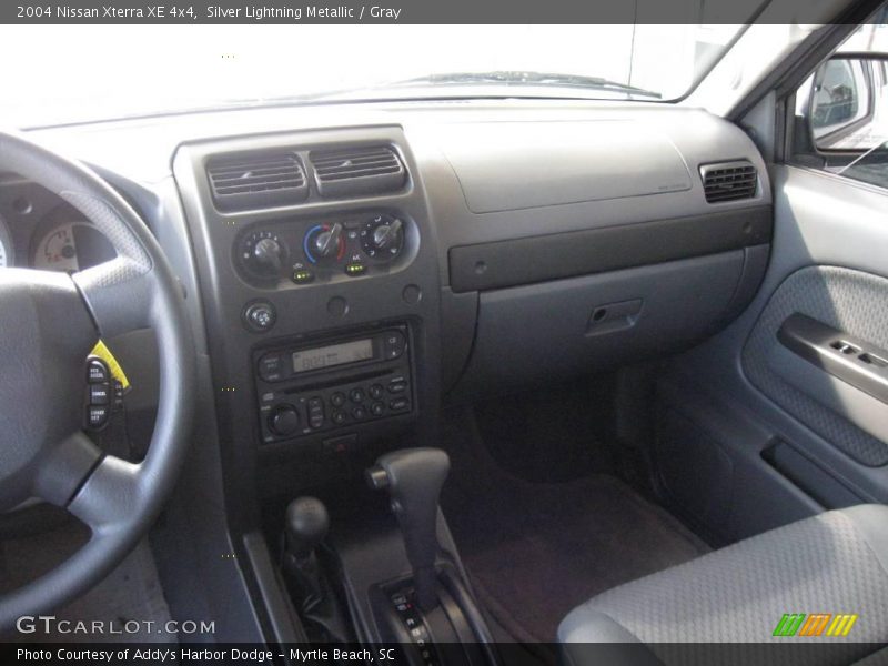 Silver Lightning Metallic / Gray 2004 Nissan Xterra XE 4x4