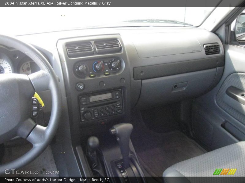 Silver Lightning Metallic / Gray 2004 Nissan Xterra XE 4x4